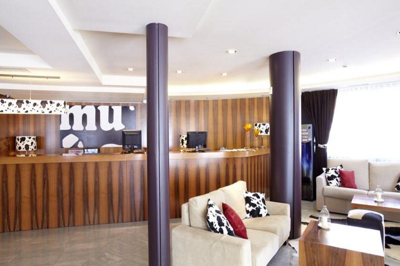 Hotel Mu La Cortinada Esterno foto