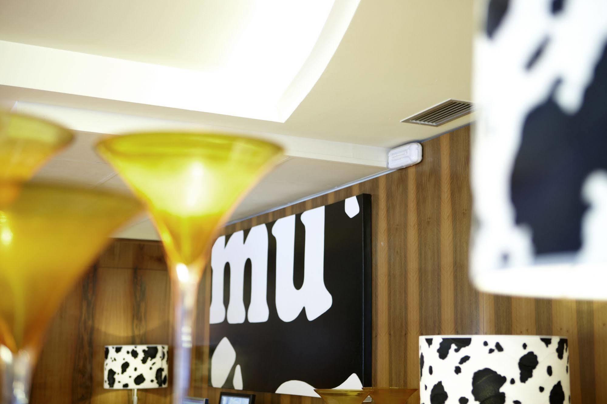 Hotel Mu La Cortinada Esterno foto